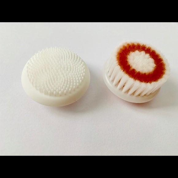 SALE!!! UltraSonic Facial Cleansing Brush, Electric, Rechargeable - Picture 7 of 9